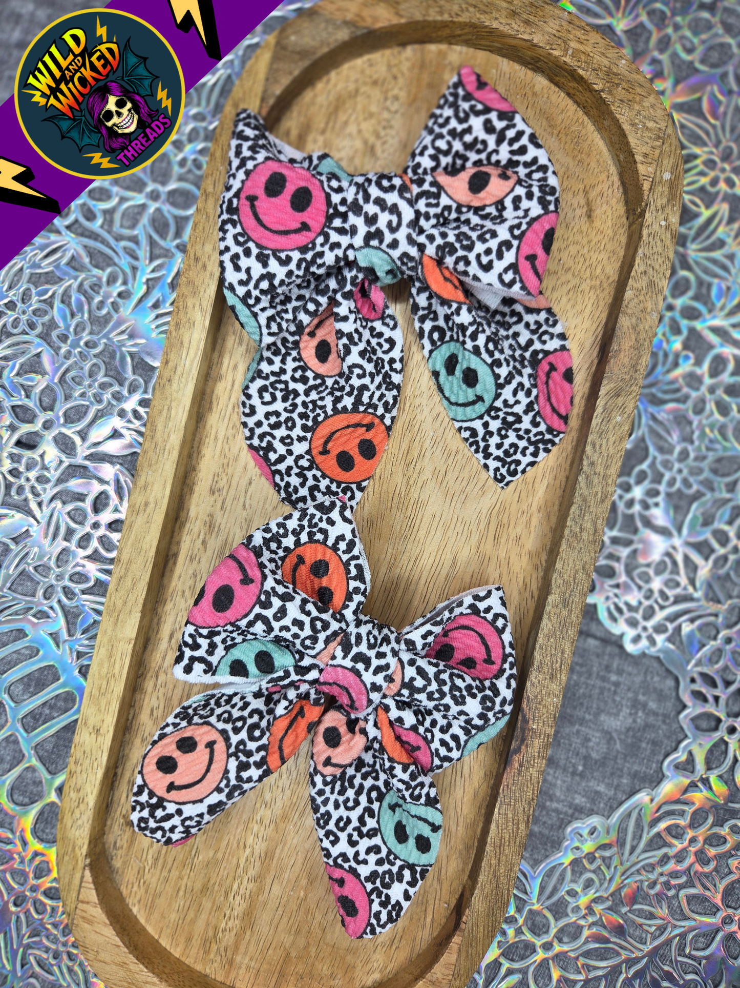 Smiley Leopard Classic Bow